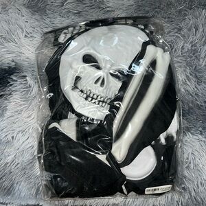 Skeleton costume